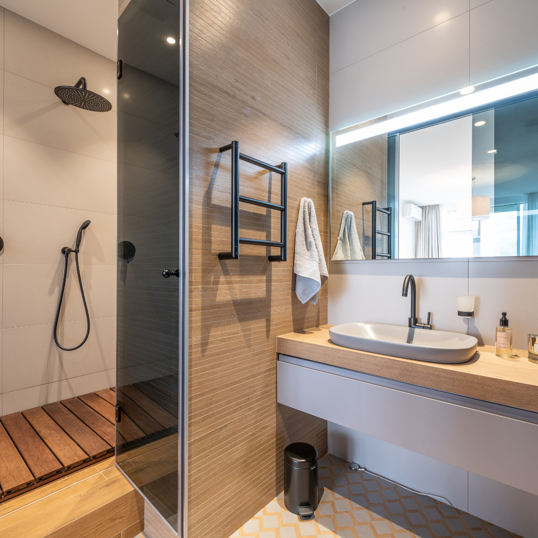 10 Genius Ideas From a Bathroom Remodeler That Defy Expectations